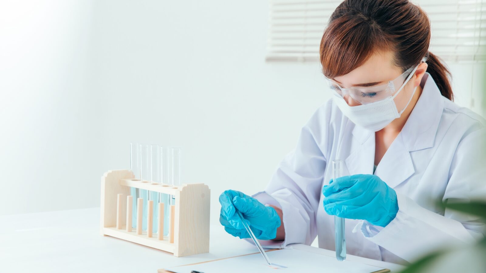 素材・化学・食品・医薬品技術職の求人アイキャッチ画像