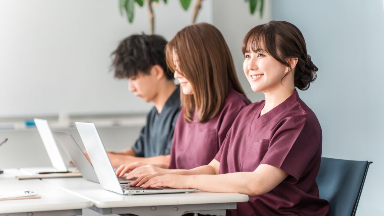 接客販売系｜正社員,契約社員｜青森県,岩手県,宮城県,秋田県,山形県,福島県,北海道,茨城県,栃木県,群馬県,埼玉県,千葉県,東京都,神奈川県,新潟県,富山県,石川県,福井県,長野県,山梨県,岐阜県,静岡県,愛知県,三重県,京都府,大阪府,兵庫県,奈良県,和歌山県,島根県,岡山県,広島県,山口県,徳島県,香川県,愛媛県,福岡県,熊本県,宮崎県｜・全国各事業所